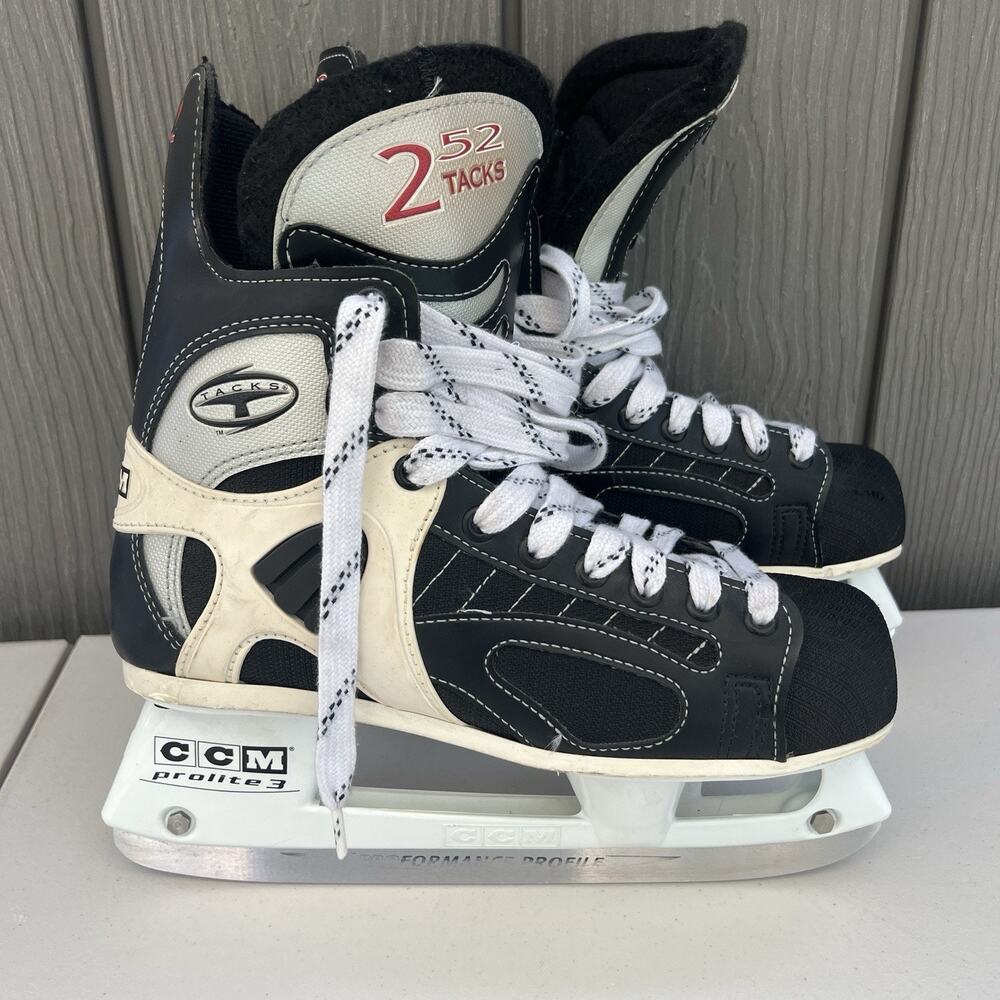 Classic Pro Ice Hockey Skates CCM Tacks 252 Size 7.5 Preowned E/B Canada Great